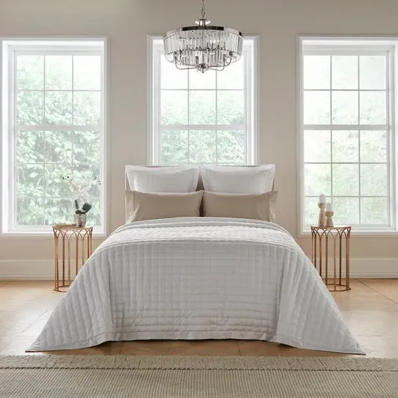 Quilted Bedspread with Oxford Border - White, Satin