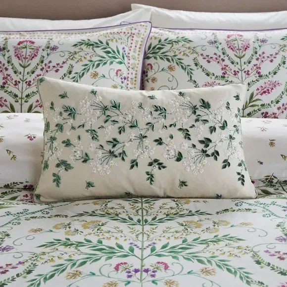 Rectangle Cushion with Embroidery - Green, Linen image