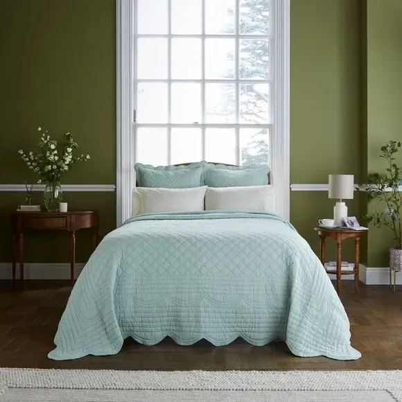 Scalloped Bedspread with Quilted Design - Green, Cotton image