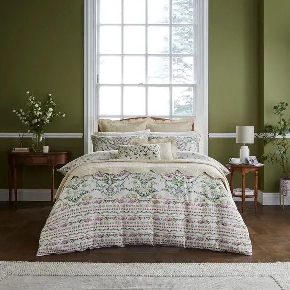 Scalloped Bedspread with Quilted Design - Natural, Cotton