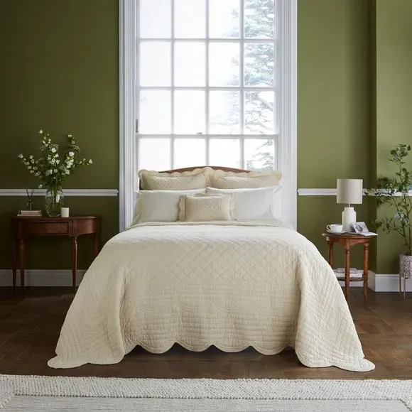 Scalloped Bedspread with Quilted Design - Natural, Cotton