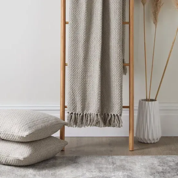 Throw Blanket with Tassels - Natural, Polyester