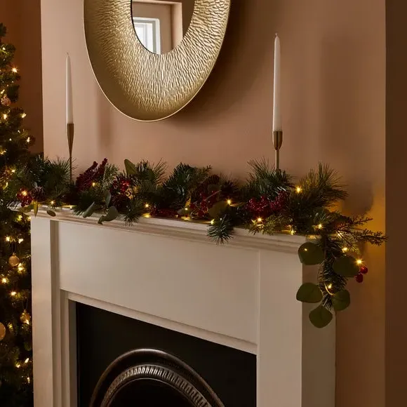 180cm Pre-Lit Garland with Berries - Green image