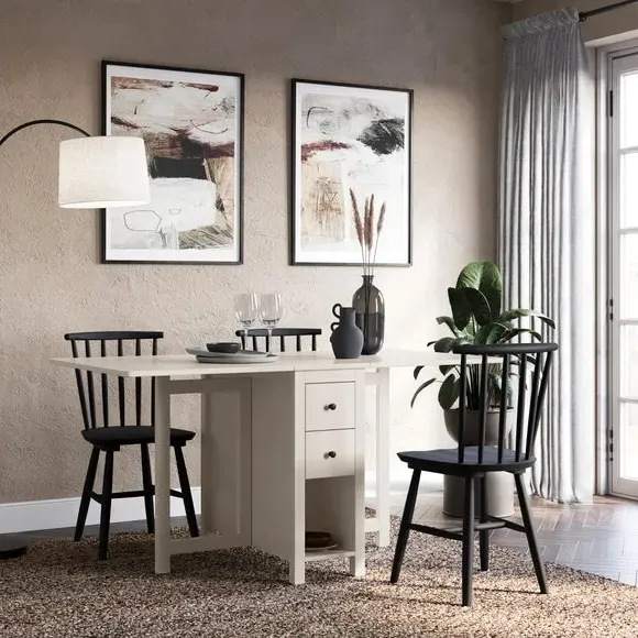 2-4 Seater Extendable Dining Table - Natural