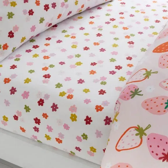 2-Pack Fitted Sheets with Strawberry Print - Pink