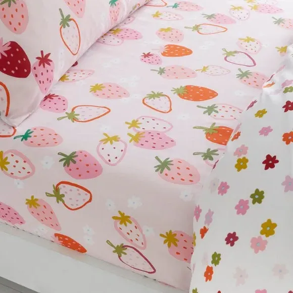 2-Pack Fitted Sheets with Strawberry Print - Pink