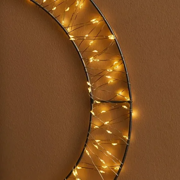 200 LED Light Up Wreath - Clear, Metal