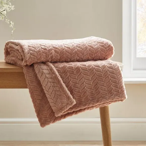 200cm Throw Blanket with Shaggy Texture - Rose
