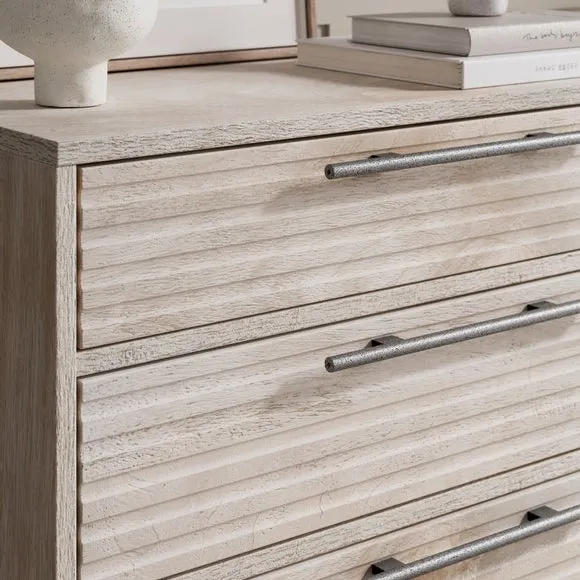 4-Drawer Chest with Ribbed Detail - Whitewash