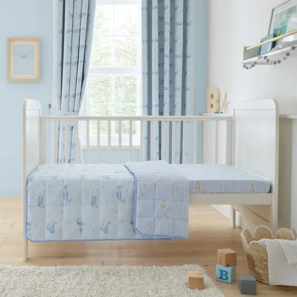 4 Tog Quilt Reversible Design - Light Blue, Cotton image