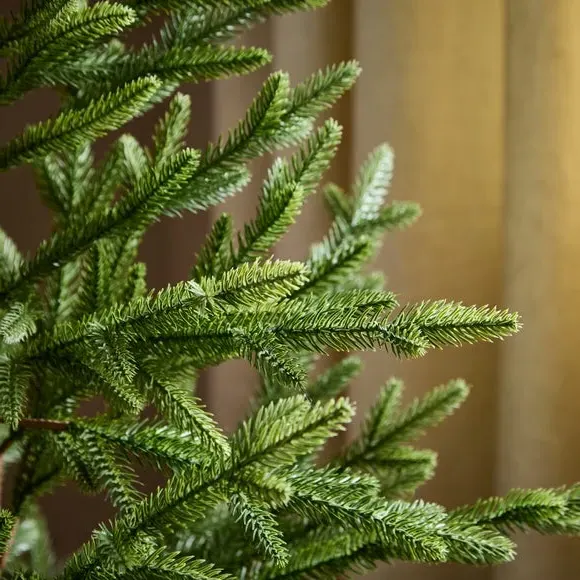 4ft Christmas Tree with Moss Base - Green