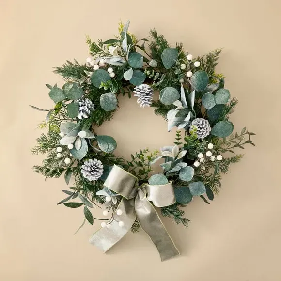 55cm Artificial Wreath with Bow - Green, Mixed