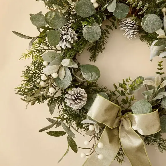 55cm Artificial Wreath with Bow - Green, Mixed