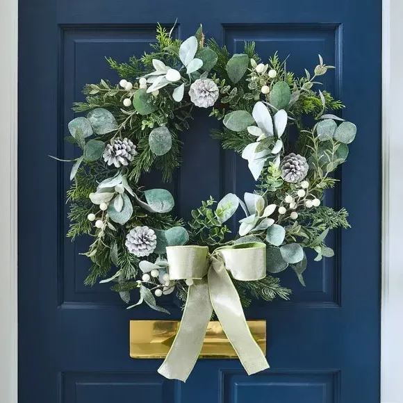 55cm Artificial Wreath with Bow - Green, Mixed image