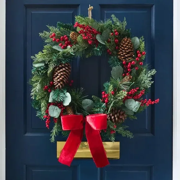 55cm Pre-Lit Artificial Berry Wreath - Green