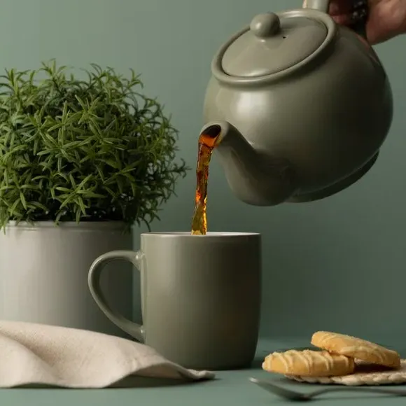 6-Cup Teapot with Non-Drip Spout - Green, Stoneware