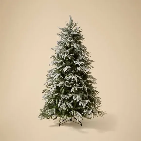 7ft Pre-lit Flocked Christmas Tree - Green