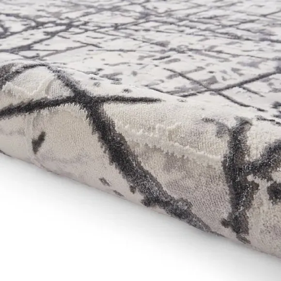 Abstract Rug with Metallic Effect - Silver