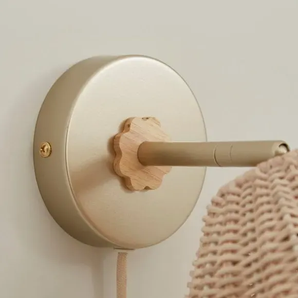 Adjustable Wall Light with Scallop Detail - Rattan