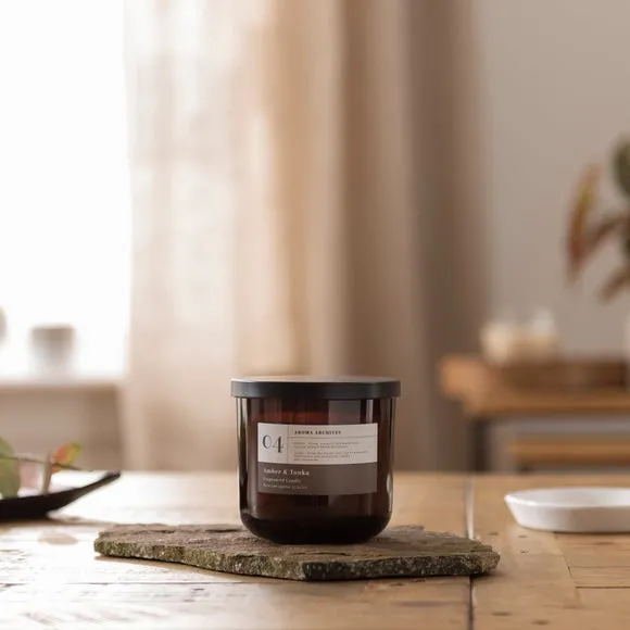Amber & Tonka Scented Candle - Brown