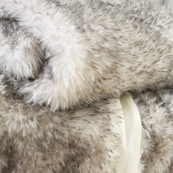 Arctic Fox Throw Blanket - Grey, Polyester