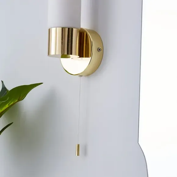 Bathroom Wall Light with Pull Cord - Brass