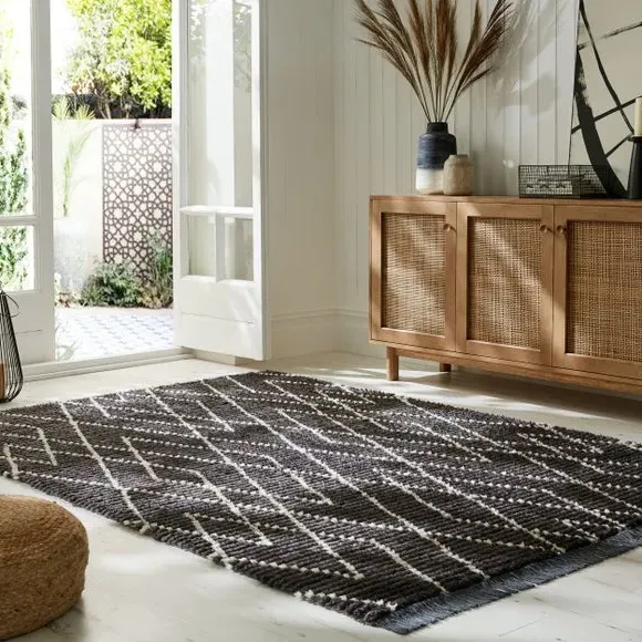 Berber Rug with Fringe Detail - Black & White image