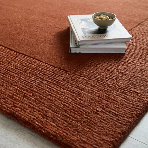 Border Rug Hand Tufted - Redwood, Wool