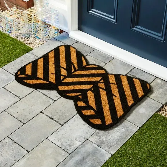 Bow Shaped Doormat with Stripes - Natural, Coir image