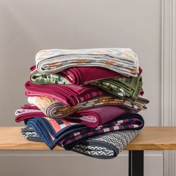 Cotton Blanket with Abstract Print - Multicolor