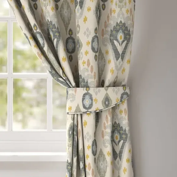 Curtain Tieback with Chrome Rings - Glacier