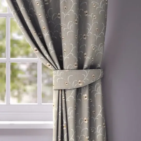 Curtain Tieback with Daisy Embroidery - Linen image