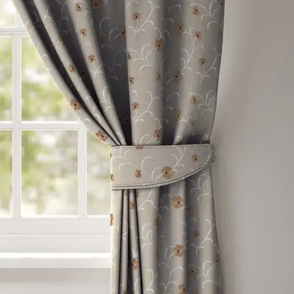 Curtain Tieback with Daisy Embroidery - Linen