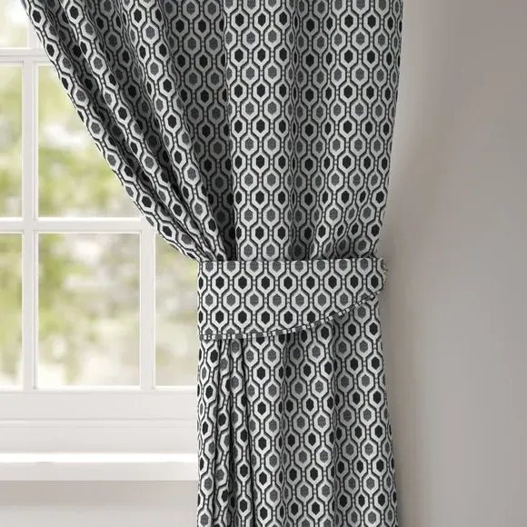 Curtain Tieback with Piped Edge - Monochrome
