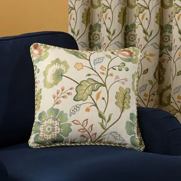 Decorative Cushion with Rope Braid - Green