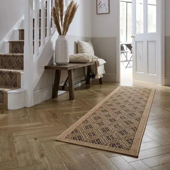 Diamond Pattern Jute Runner - Monochrome image