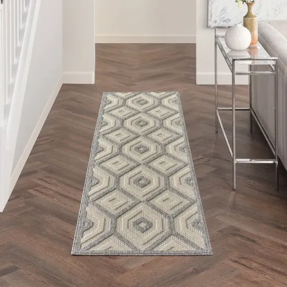 Diamond Runner Rug - Cream, Polypropylene
