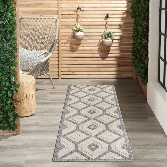Diamond Runner Rug - Cream, Polypropylene