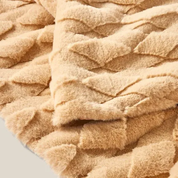 Diamond Throw Blanket - Sand, Faux Fur
