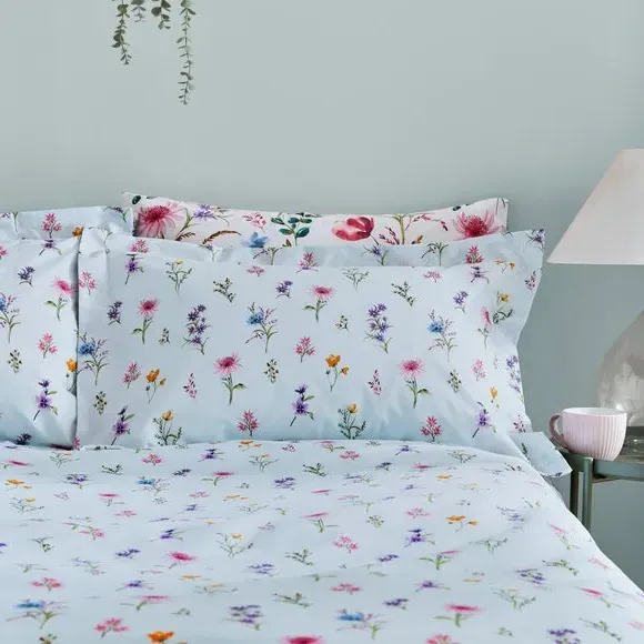 Ditsy Duvet Cover & Pillowcase Set - Pink, Polycotton