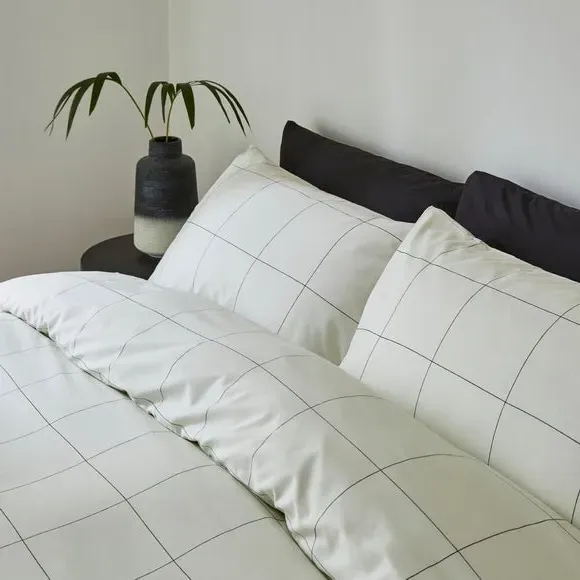 Duvet Cover & Pillowcase Set - Black, Polyester