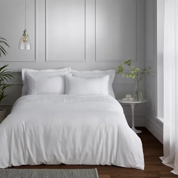 Duvet Cover Set with Embellished Print - White