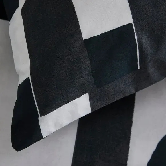 Duvet Cover Set with Geometric Design - Black, Cotton