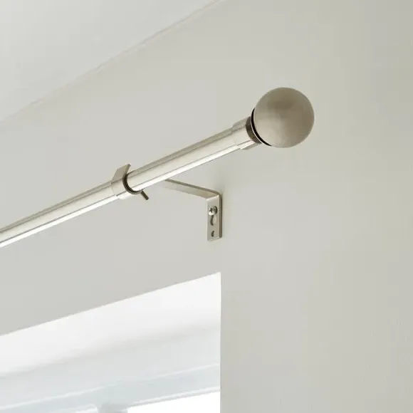 Extendable Curtain Pole with Globe Finial - Steel
