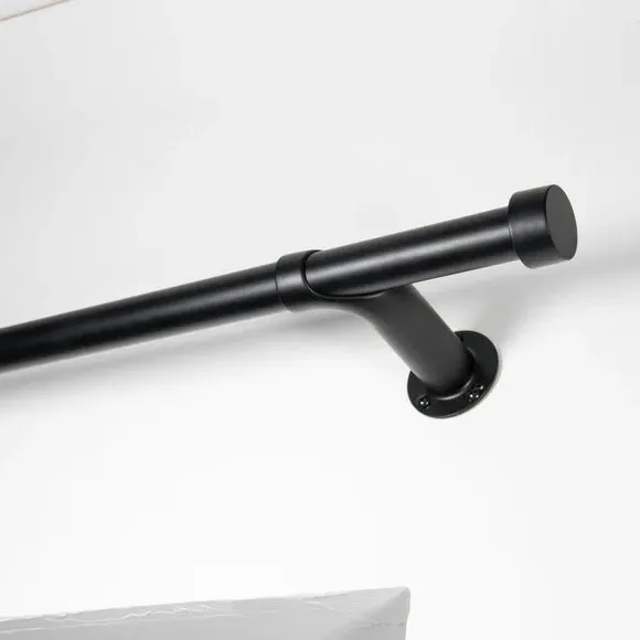 Extendable Curtain Pole with Light Block - Black