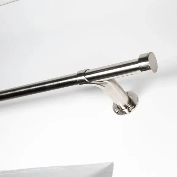 Extendable Curtain Pole with Light Block - Steel