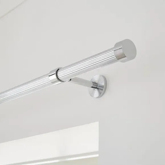 Extendable Curtain Pole with Ribbed Detail - Chrome
