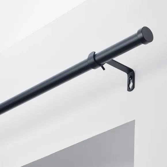 Extendable Curtain Pole with Rings - Black, Metal image