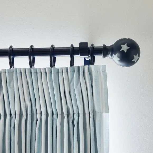 Extendable Curtain Pole with Rings - Navy, Metal image