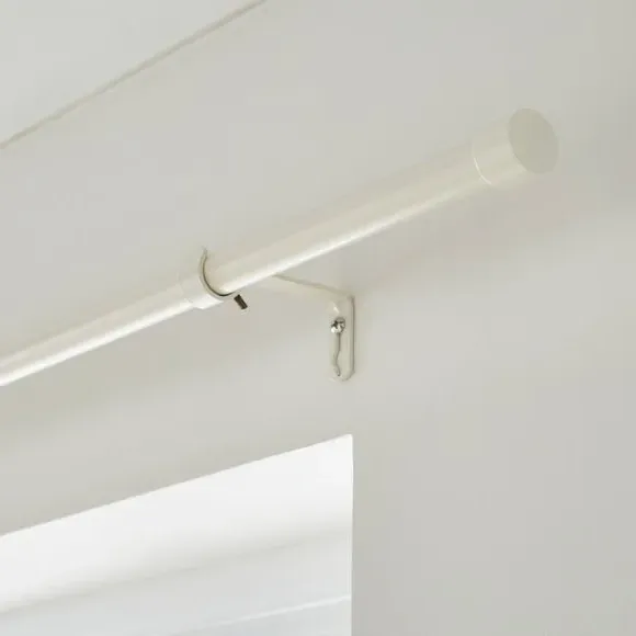 Extendable Curtain Pole with Stud Finial - White